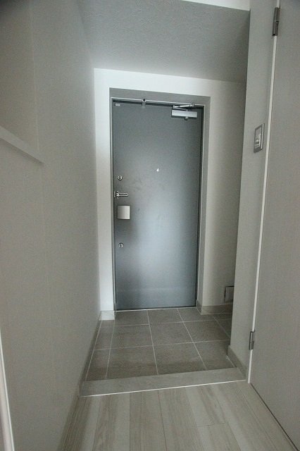 玄関　同物件、別号室のものです。