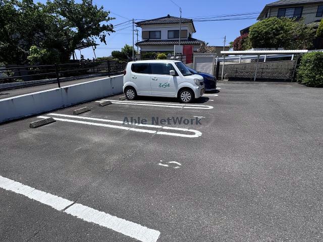 駐車場　駐車場