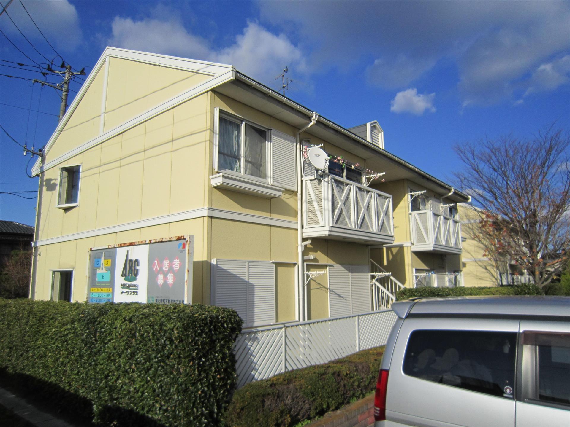 建物外観　２階角部屋のご紹介です