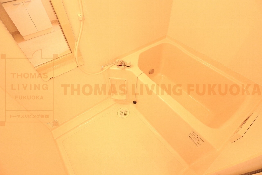 バス・シャワールーム　一日の疲れをゆっくり癒してください。(写真は同型物件)