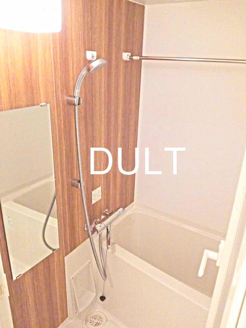 バス・シャワールーム　バスルームです。