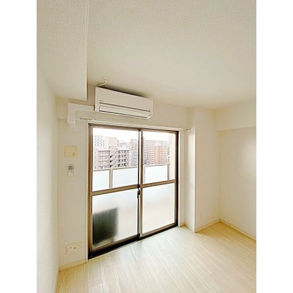 バルコニー　別部屋の写真です。※現状優先