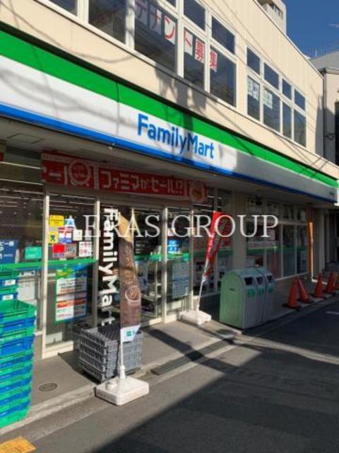 コンビニ　ファミリーマート平間駅前店（コンビニ）まで333m