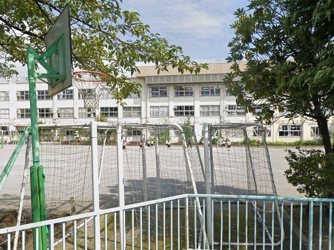 小学校　足立区立江北小学校（小学校）まで530m