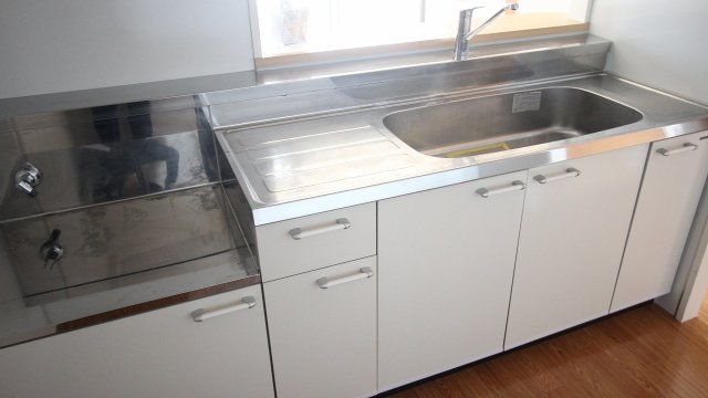 キッチン　同物件別号室のものです。