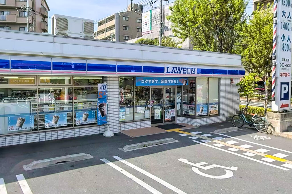 コンビニ　ローソン吹田千里山東四丁目店（コンビニ）まで288m