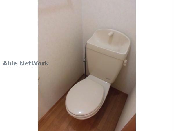 トイレ　温水洗浄便座です