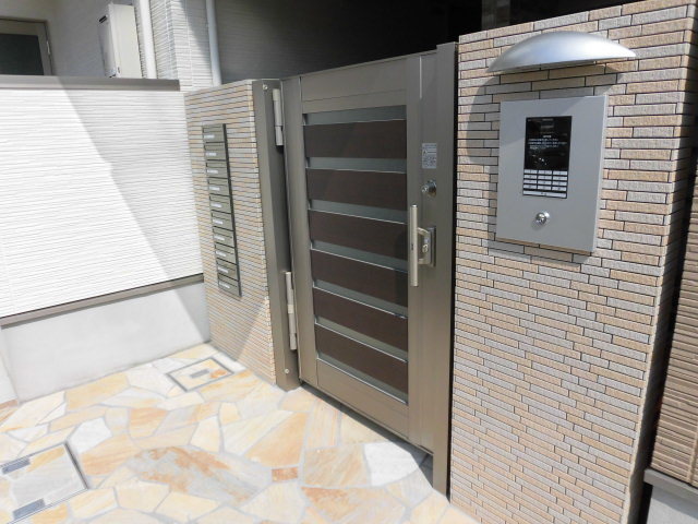 エントランス　オートロック付き