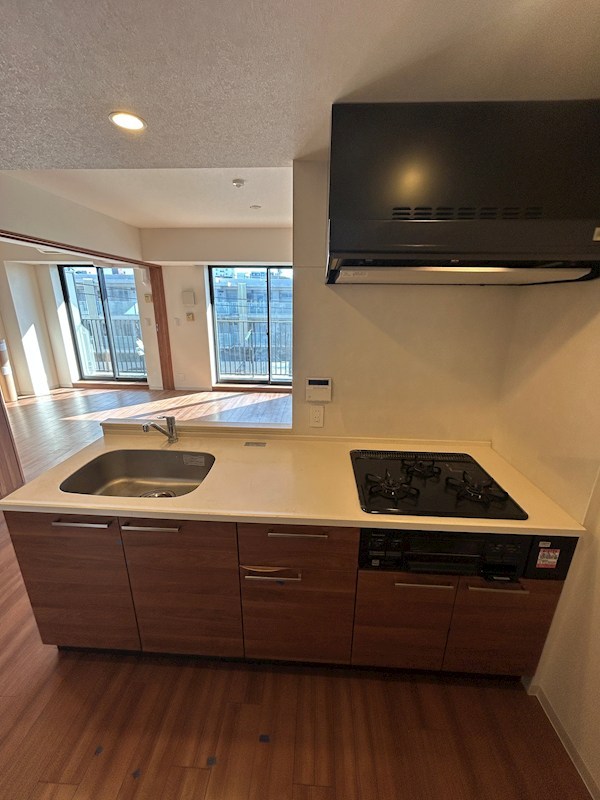 キッチン　反転タイプです。