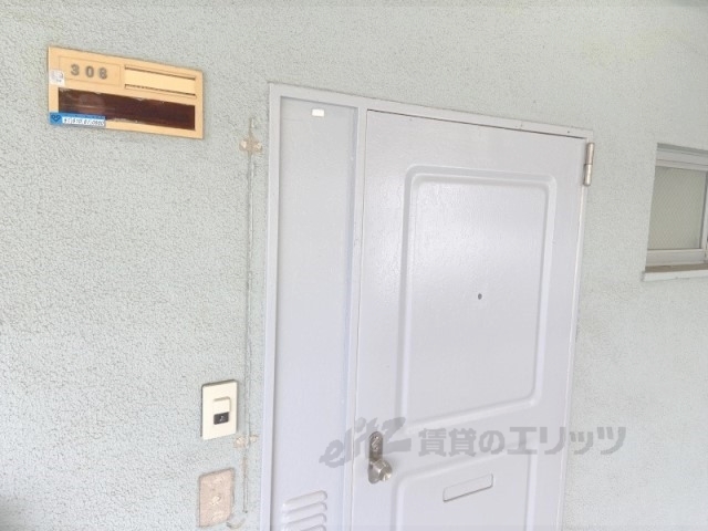 玄関　インターホン