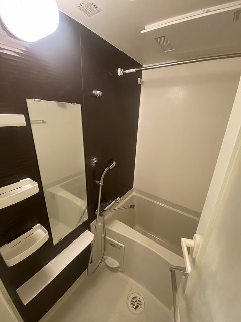 バス・シャワールーム　バスルーム