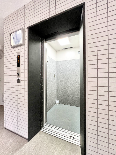 その他共有部分　防犯カメラ付きエレベーター