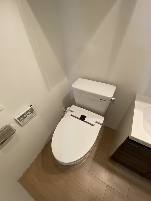 トイレ　温水洗浄便座