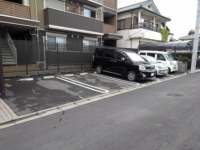 駐車場　駐車場