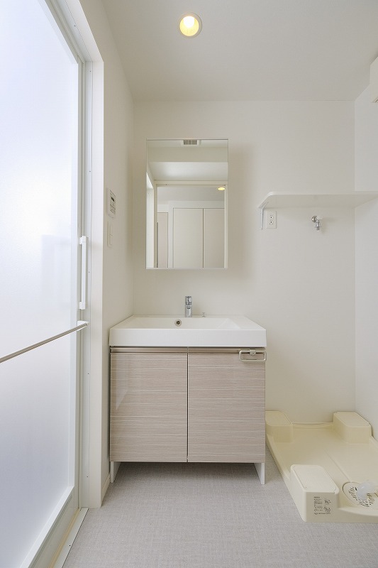 洗面設備　コンパクトで使いやすい洗面所