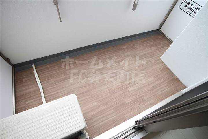 バルコニー　バルコニーからの眺めを楽しみながら食事をしませんか