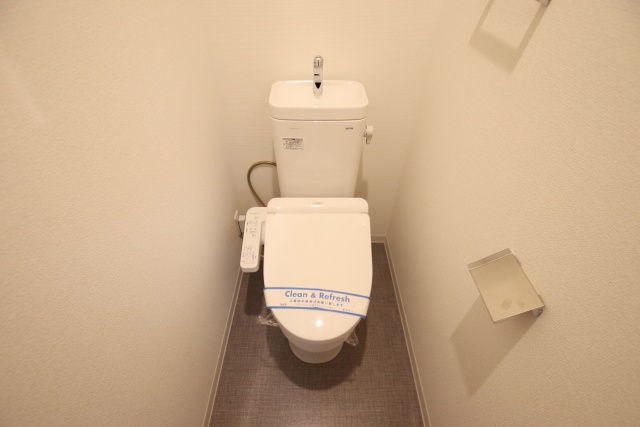 トイレ　※別室の参考写真の為、現況優先です。