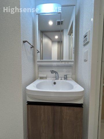 洗面設備　使いやすい洗面所です