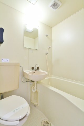 バス・シャワールーム　参考写真（同物件別部屋）