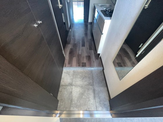 玄関　※別部屋の写真です