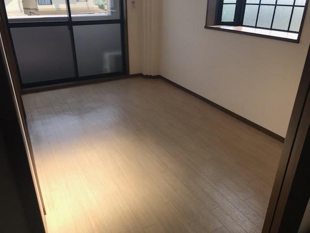 居室・リビング　室内