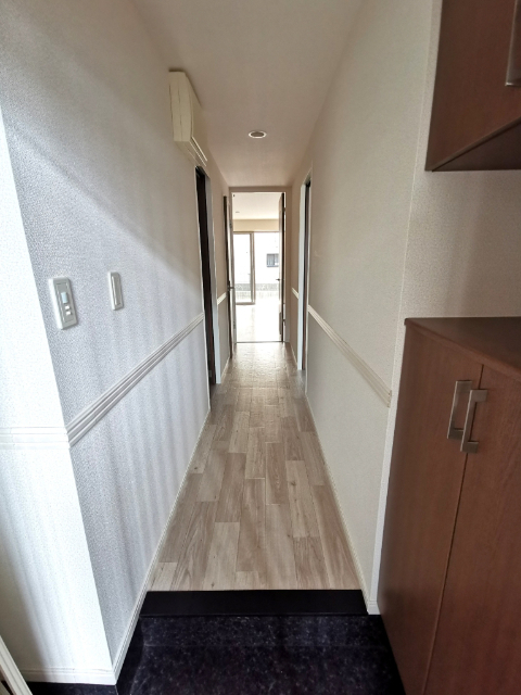 玄関　実際のお部屋の写真です。