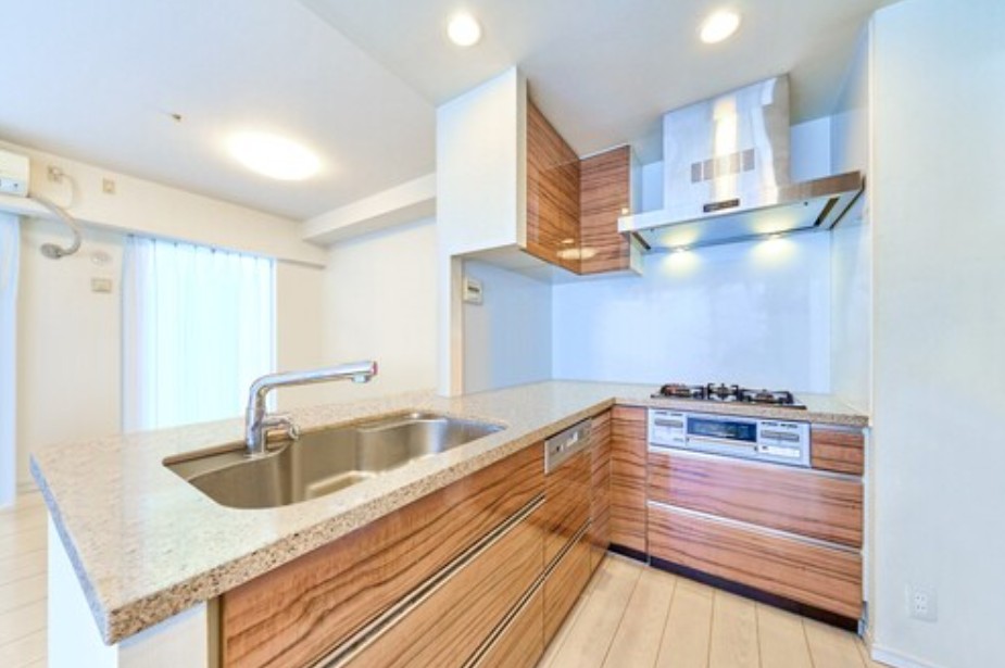 キッチン　★3口コンロ、グリル付きシステムキッチン★