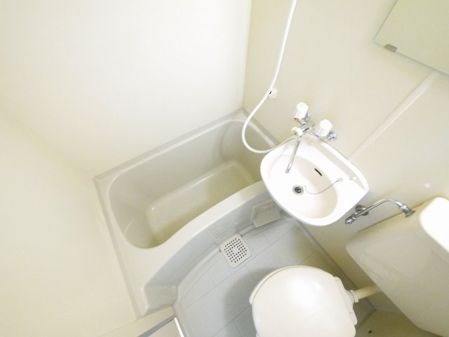 洗面設備　お風呂に洗面台もついてます。