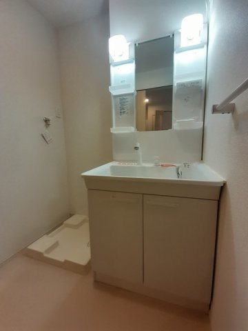 洗面設備　明るい洗面所です★