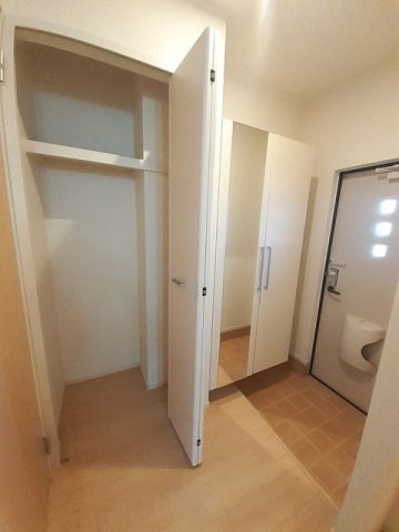 玄関　シューズボックス付きの玄関です★
