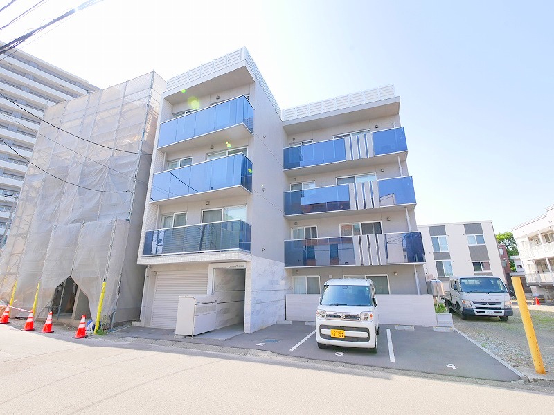 建物外観　馬場公園の近くに建つデザイナーズマンションです♪