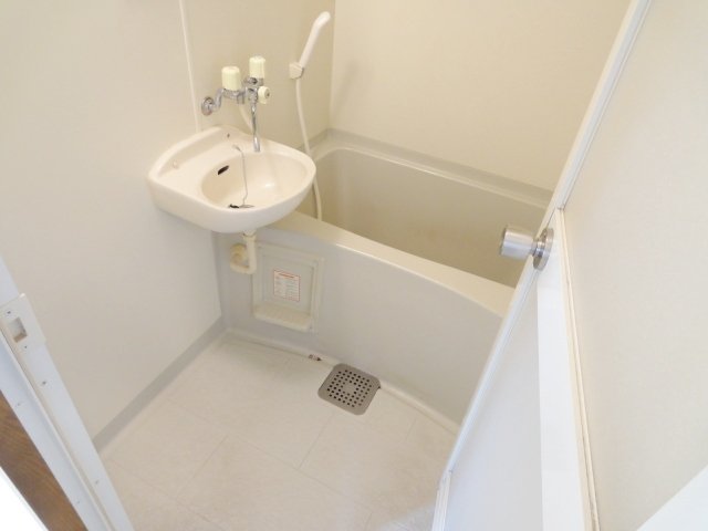 バス・シャワールーム　同物件別号室