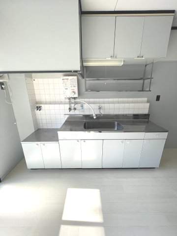 キッチン　(参考)同マンション同間取り他部屋の写真