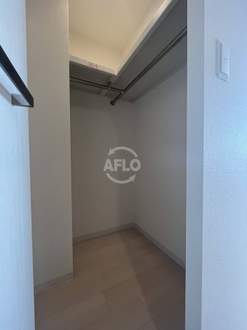 収納　Luxe難波南　ウォークインクローゼット