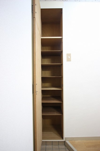 収納　同物件別号室のものです。