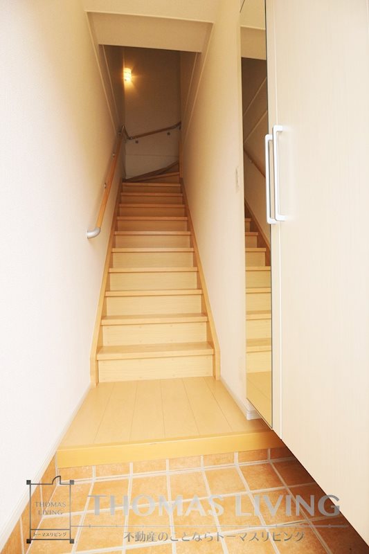 玄関　※写真を準備中のため、同シリーズの別室写真をご参照下さい。