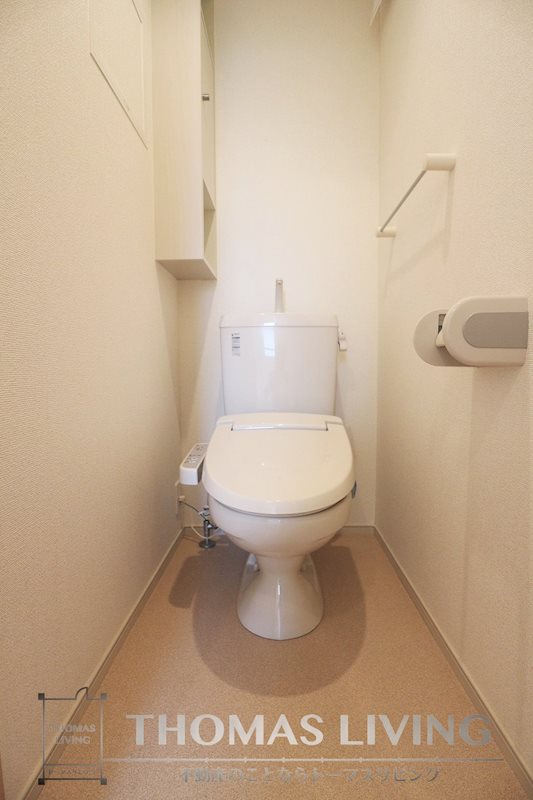 トイレ　温水洗浄便座付きです。