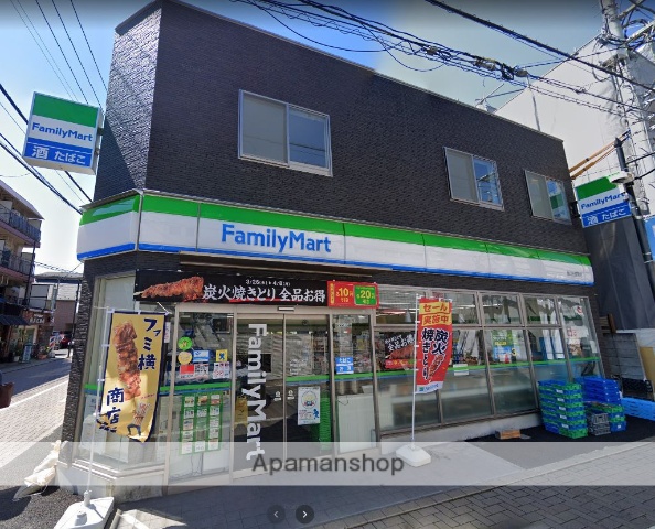 コンビニ　ファミリーマート（コンビニ）まで607m