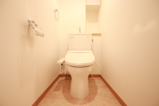 トイレ　※別室の参考写真の為、現況優先です。