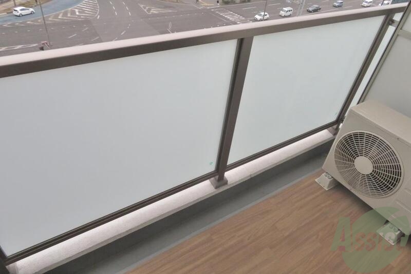 バルコニー　バルコニーがあるので洗濯物の外干しもＯＫです。