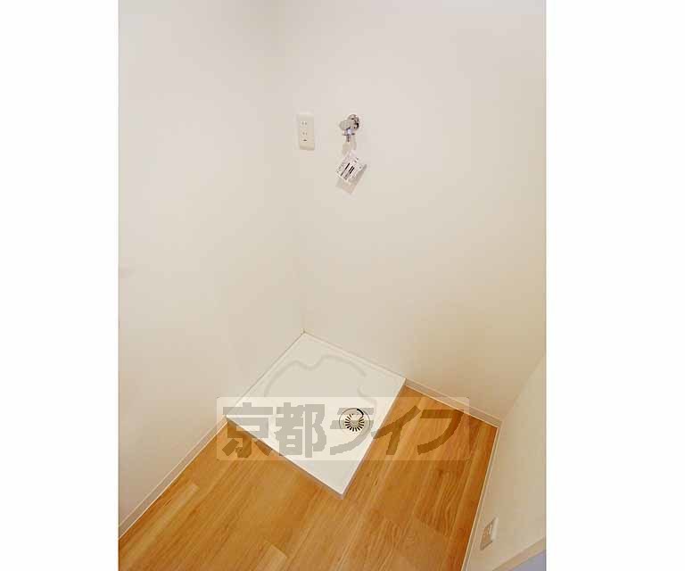 その他設備　室内に洗濯機おけます。