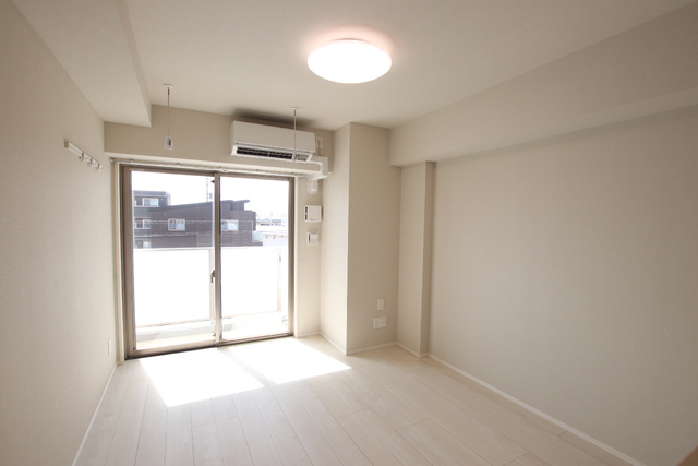 居室・リビング　※照明は設備ではありません。