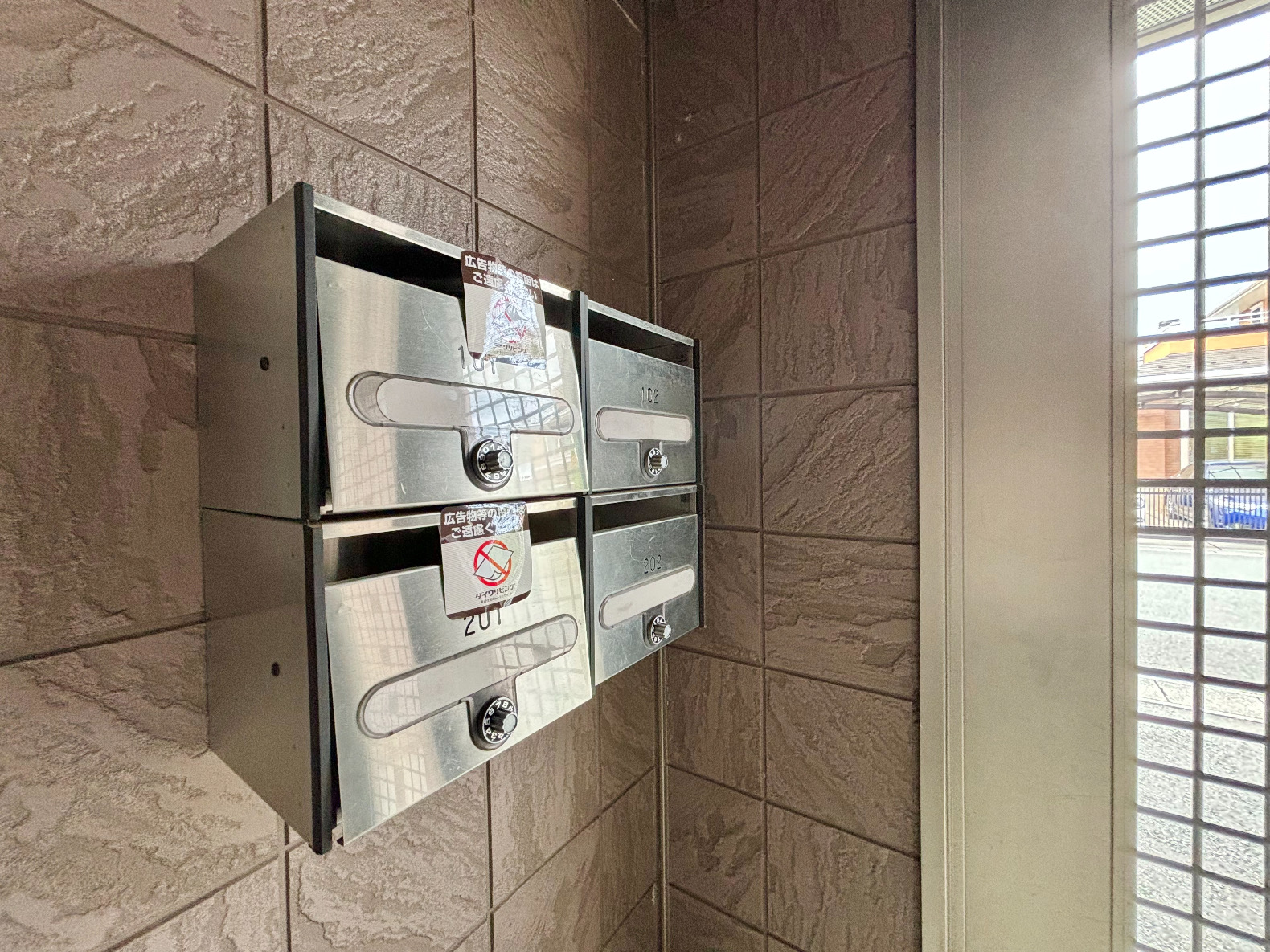 その他設備　ポストはエントランスにあり、適宜まとめて受け取れます♪