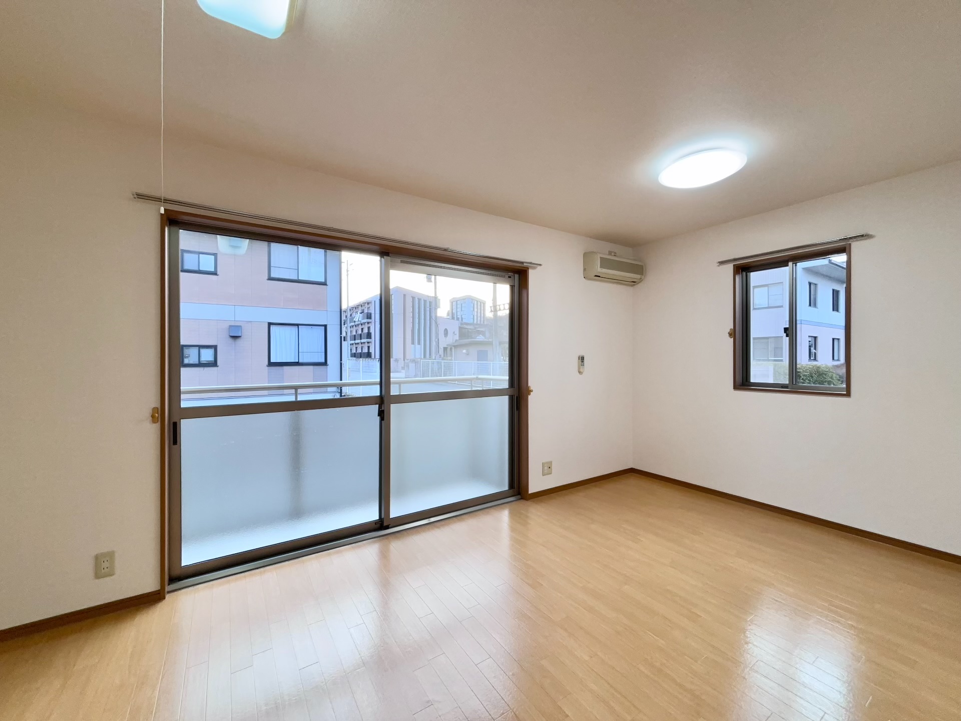 居室・リビング　リビング部分・広々＆日当たり良好です♪