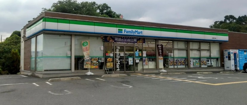 コンビニ　ファミリーマート 上尾原市西店（コンビニ）まで366m