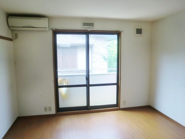 居室・リビング　★開放的な洋室８帖です★