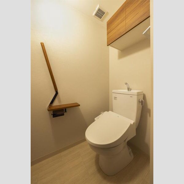 トイレ　ウォシュレット付きのトイレです♪