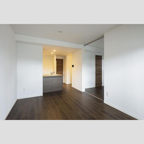 居室・リビング　エアコン付きで快適に過ごせます♪