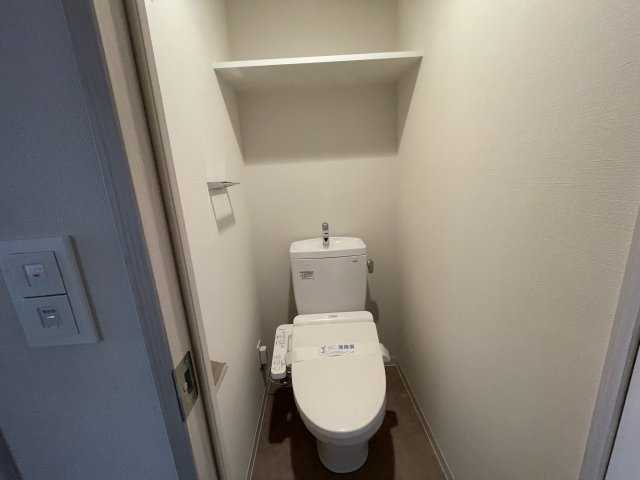 トイレ　(参考)同マンション同間取り他部屋の写真