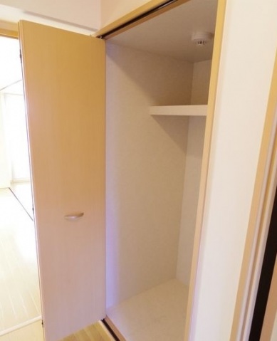 その他設備　全室に収納スペース完備。